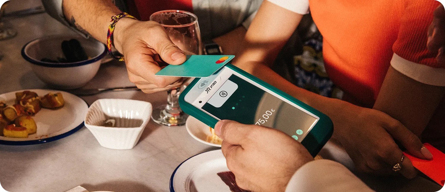 Cobra en cualquier lugar con Pocket — JRPRO, especialistas en datáfonos en toda España